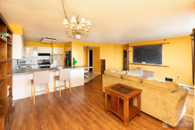 30 S Adelaide Avenue 5m, Highland Park, NJ 08904