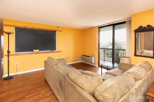 30 S Adelaide Avenue 5m, Highland Park, NJ 08904