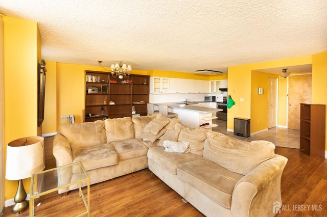 30 S Adelaide Avenue 5m, Highland Park, NJ 08904