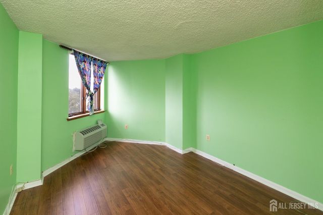 30 S Adelaide Avenue 5m, Highland Park, NJ 08904
