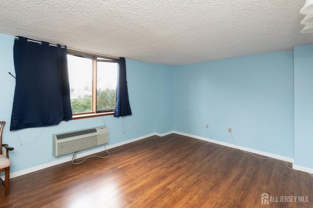 30 S Adelaide Avenue 5m, Highland Park, NJ 08904