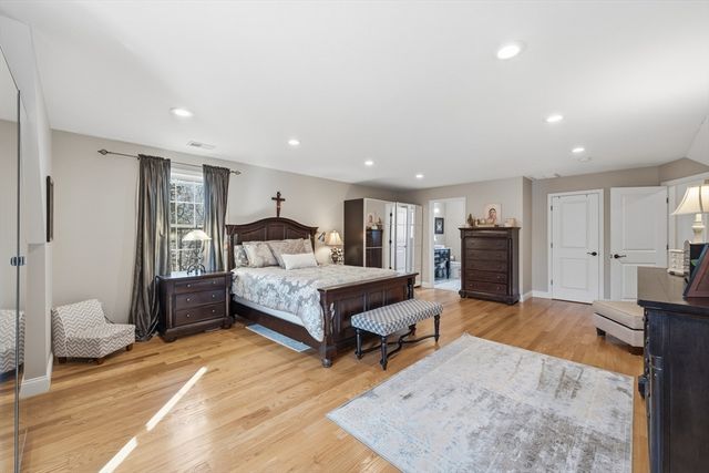 17 Haven St, Milford, MA 01757