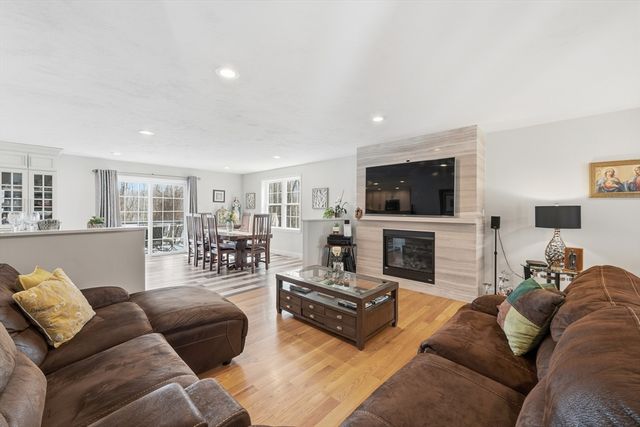 17 Haven St, Milford, MA 01757