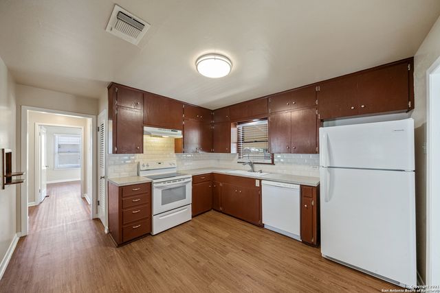 400 MITCHELL AVE, Schertz, TX 78154