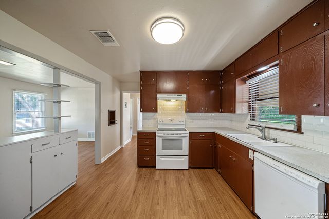 400 MITCHELL AVE, Schertz, TX 78154