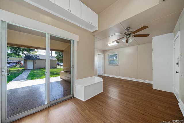 400 MITCHELL AVE, Schertz, TX 78154