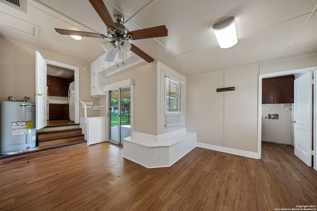 400 MITCHELL AVE, Schertz, TX 78154