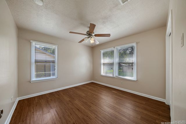 400 MITCHELL AVE, Schertz, TX 78154