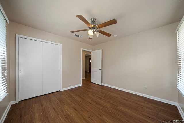 400 MITCHELL AVE, Schertz, TX 78154