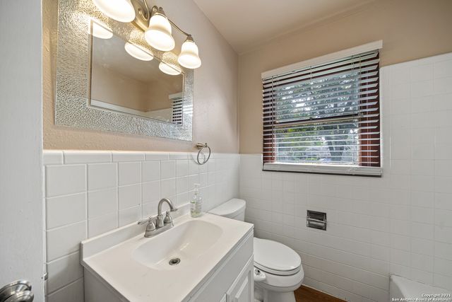 400 MITCHELL AVE, Schertz, TX 78154