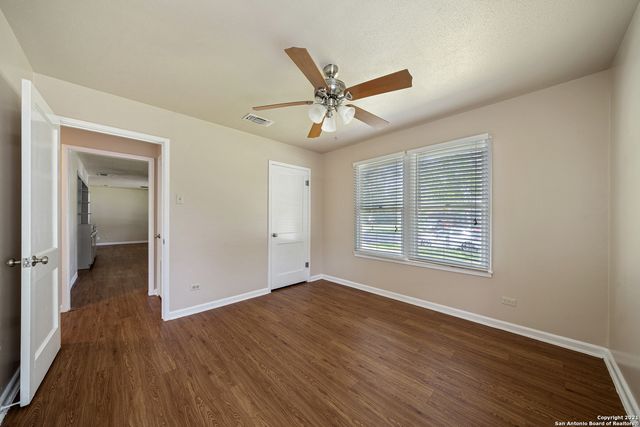 400 MITCHELL AVE, Schertz, TX 78154