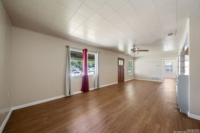 400 MITCHELL AVE, Schertz, TX 78154