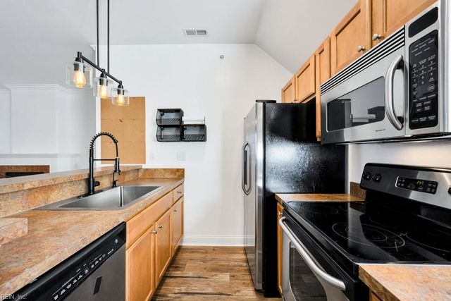 415 E Freemason St Apt 3A, Norfolk, VA 23510