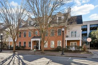 415 E Freemason St Apt 3A, Norfolk, VA 23510