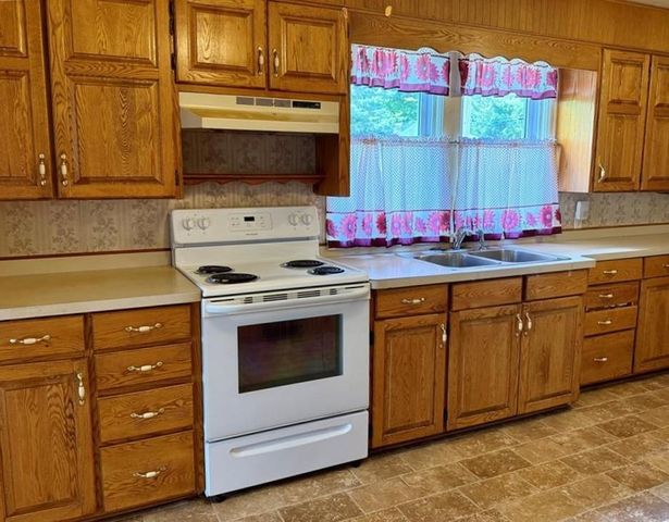 222 Spruce Street, Spooner, WI 54801