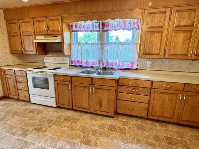 222 Spruce Street, Spooner, WI 54801