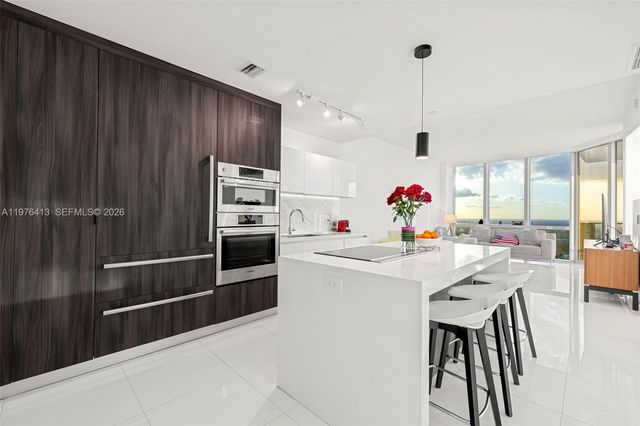 851 NE 1st Ave 4506, Miami, FL 33132