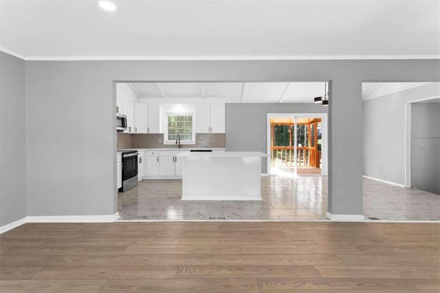 713 Huntingdon Dr, Jonesboro, GA 30236