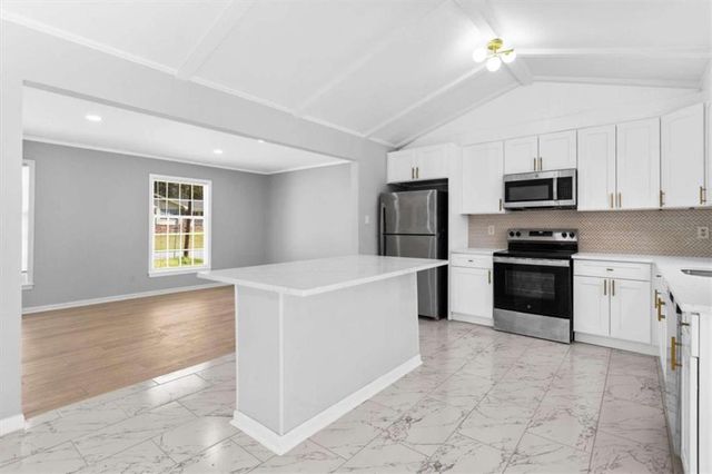 713 Huntingdon Dr, Jonesboro, GA 30236