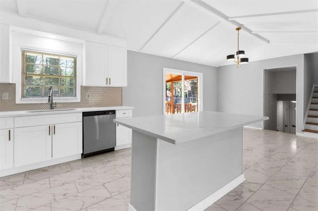 713 Huntingdon Dr, Jonesboro, GA 30236