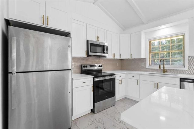 713 Huntingdon Dr, Jonesboro, GA 30236