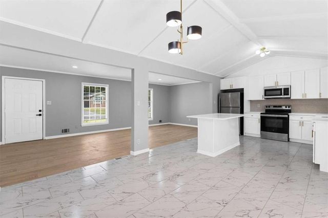 713 Huntingdon Dr, Jonesboro, GA 30236