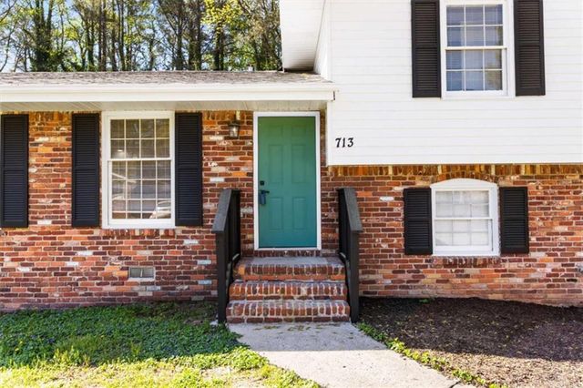 713 Huntingdon Dr, Jonesboro, GA 30236