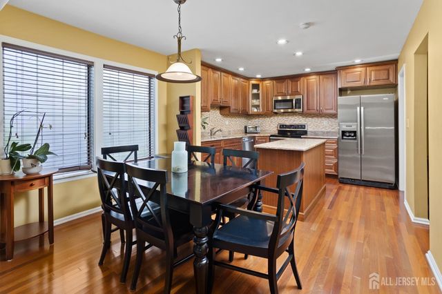 38 Canterbury Drive, Monroe, NJ 08831