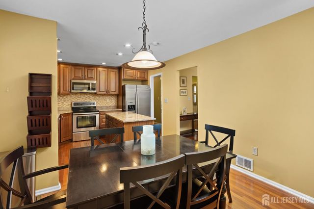 38 Canterbury Drive, Monroe, NJ 08831