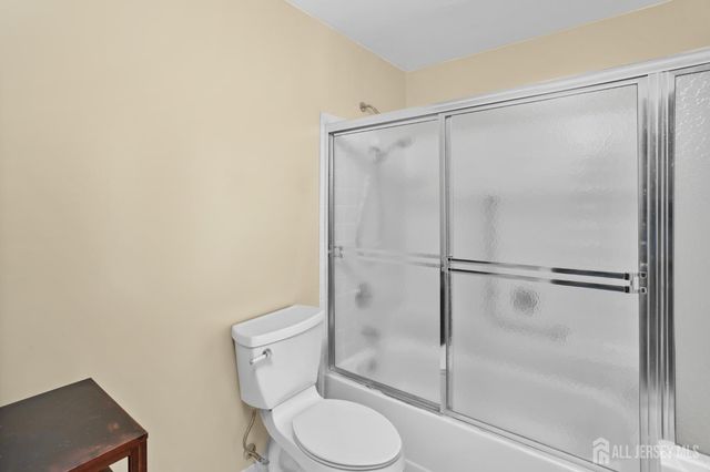 38 Canterbury Drive, Monroe, NJ 08831