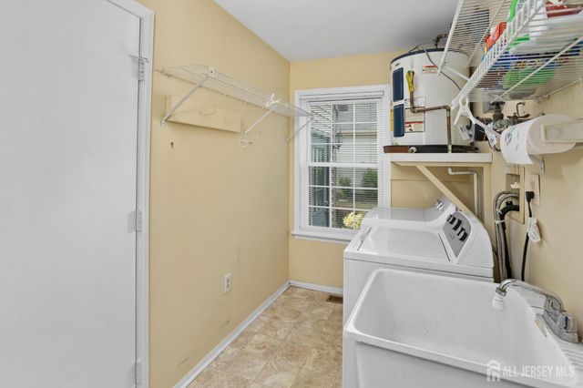 38 Canterbury Drive, Monroe, NJ 08831