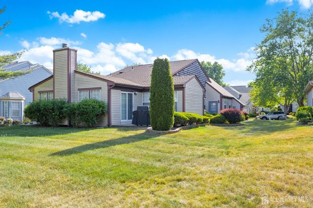 38 Canterbury Drive, Monroe, NJ 08831