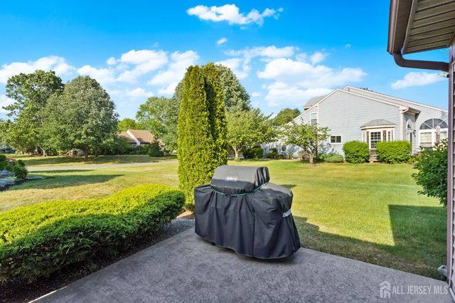 38 Canterbury Drive, Monroe, NJ 08831