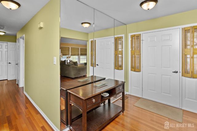 38 Canterbury Drive, Monroe, NJ 08831