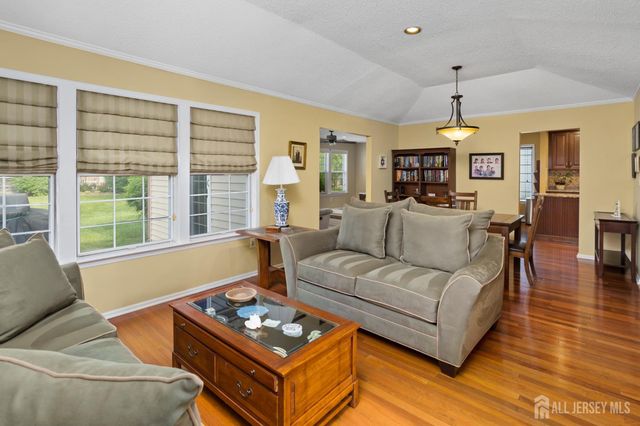38 Canterbury Drive, Monroe, NJ 08831
