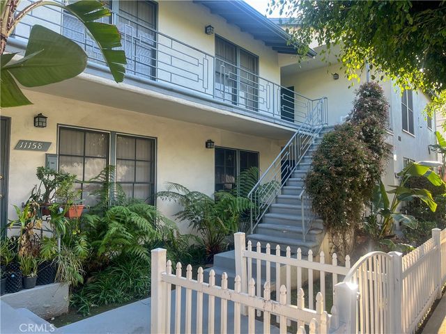 11158 Massachusetts, Los Angeles, CA 90025