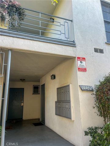 11158 Massachusetts, Los Angeles, CA 90025