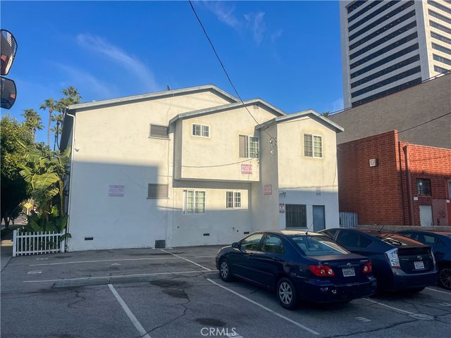11158 Massachusetts, Los Angeles, CA 90025