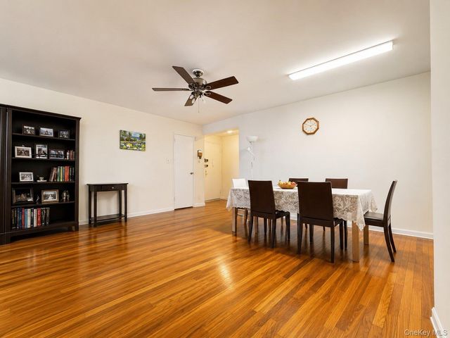 60-11 Broadway 5T, Woodside, NY 11377