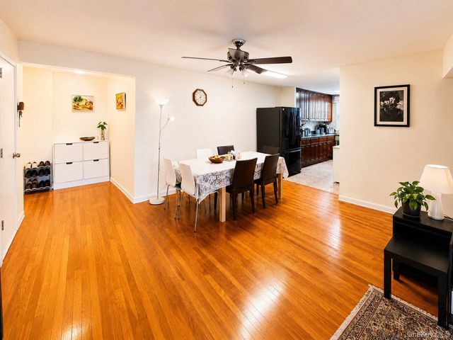 60-11 Broadway 5T, Woodside, NY 11377