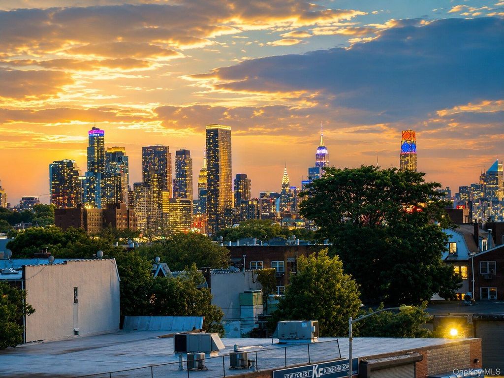 60-11 Broadway 5T, Woodside, NY 11377