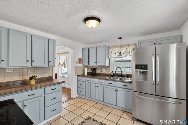 61 Nottingham Terrace, Waterbury, CT 06704