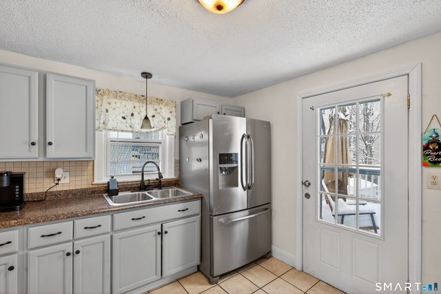 61 Nottingham Terrace, Waterbury, CT 06704