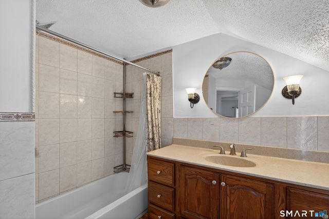 61 Nottingham Terrace, Waterbury, CT 06704