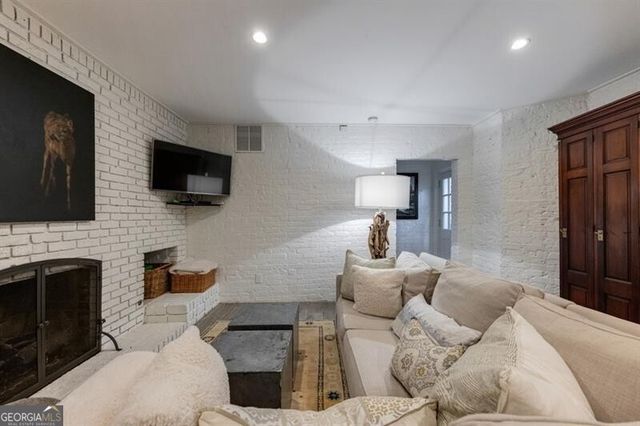 2966 Howell Mill Road NW, Atlanta, GA 30327