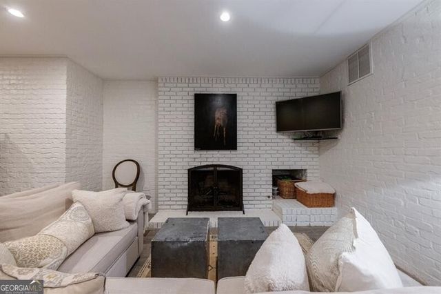 2966 Howell Mill Road NW, Atlanta, GA 30327