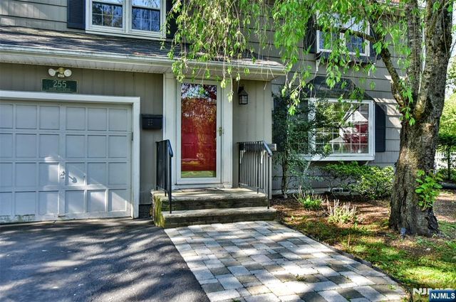 255 Park Avenue, Allendale, NJ 07401