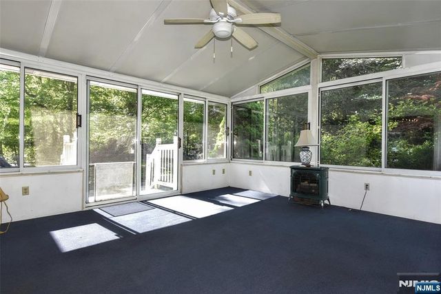 255 Park Avenue, Allendale, NJ 07401