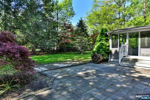 255 Park Avenue, Allendale, NJ 07401