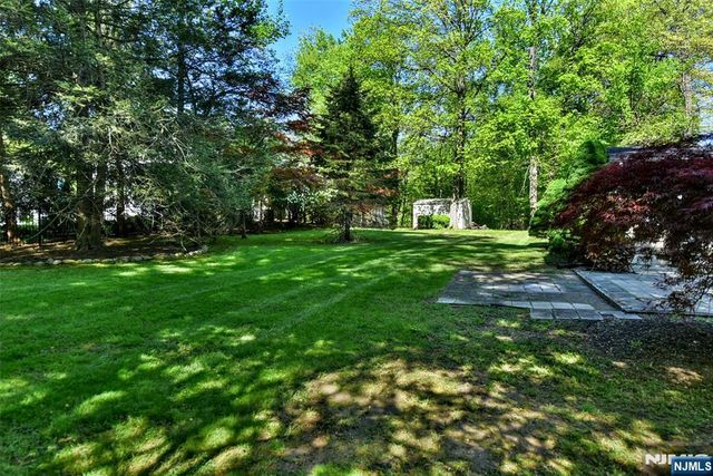 255 Park Avenue, Allendale, NJ 07401